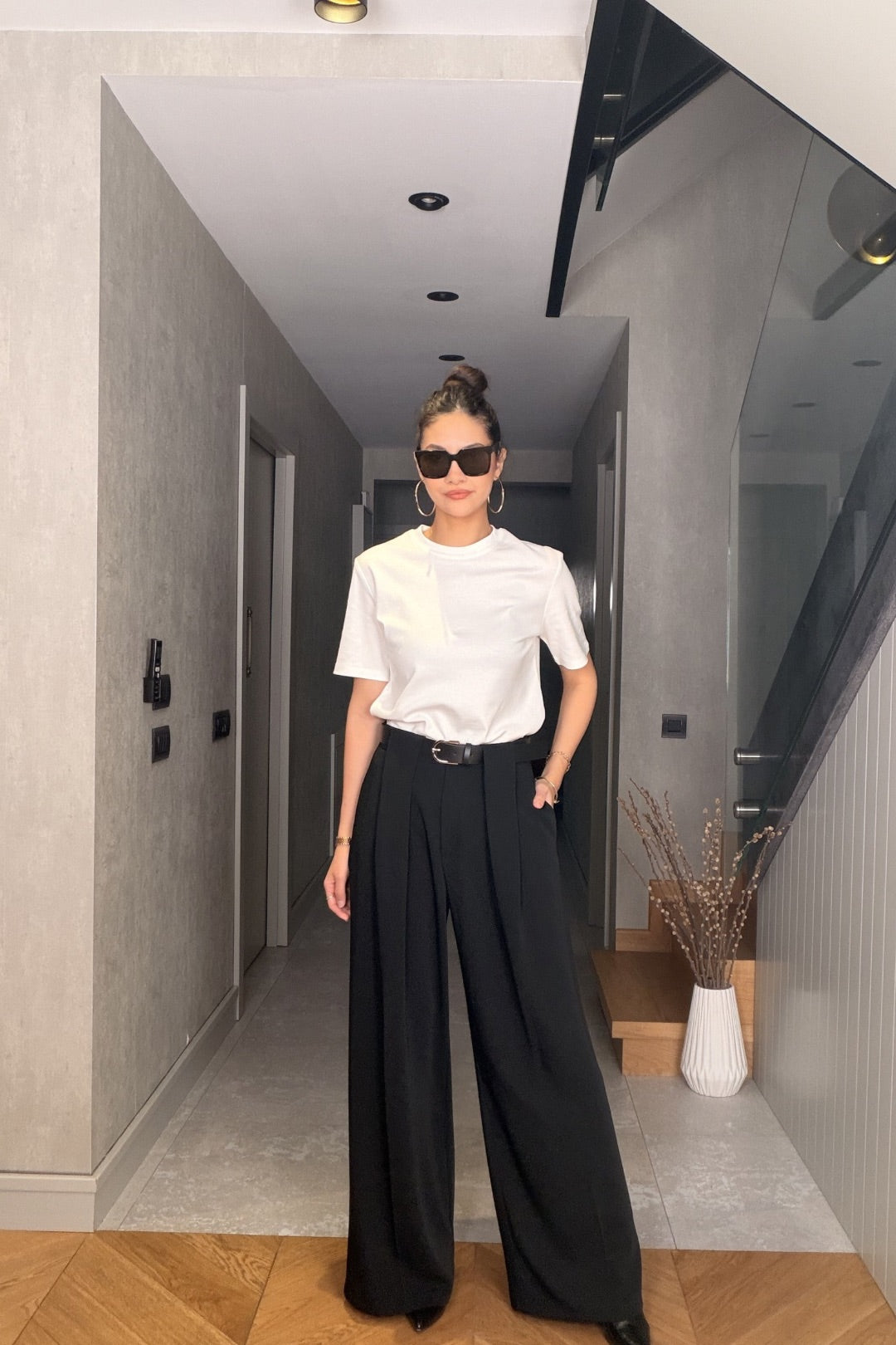 Siyah Kemerli Pileli Pantolon