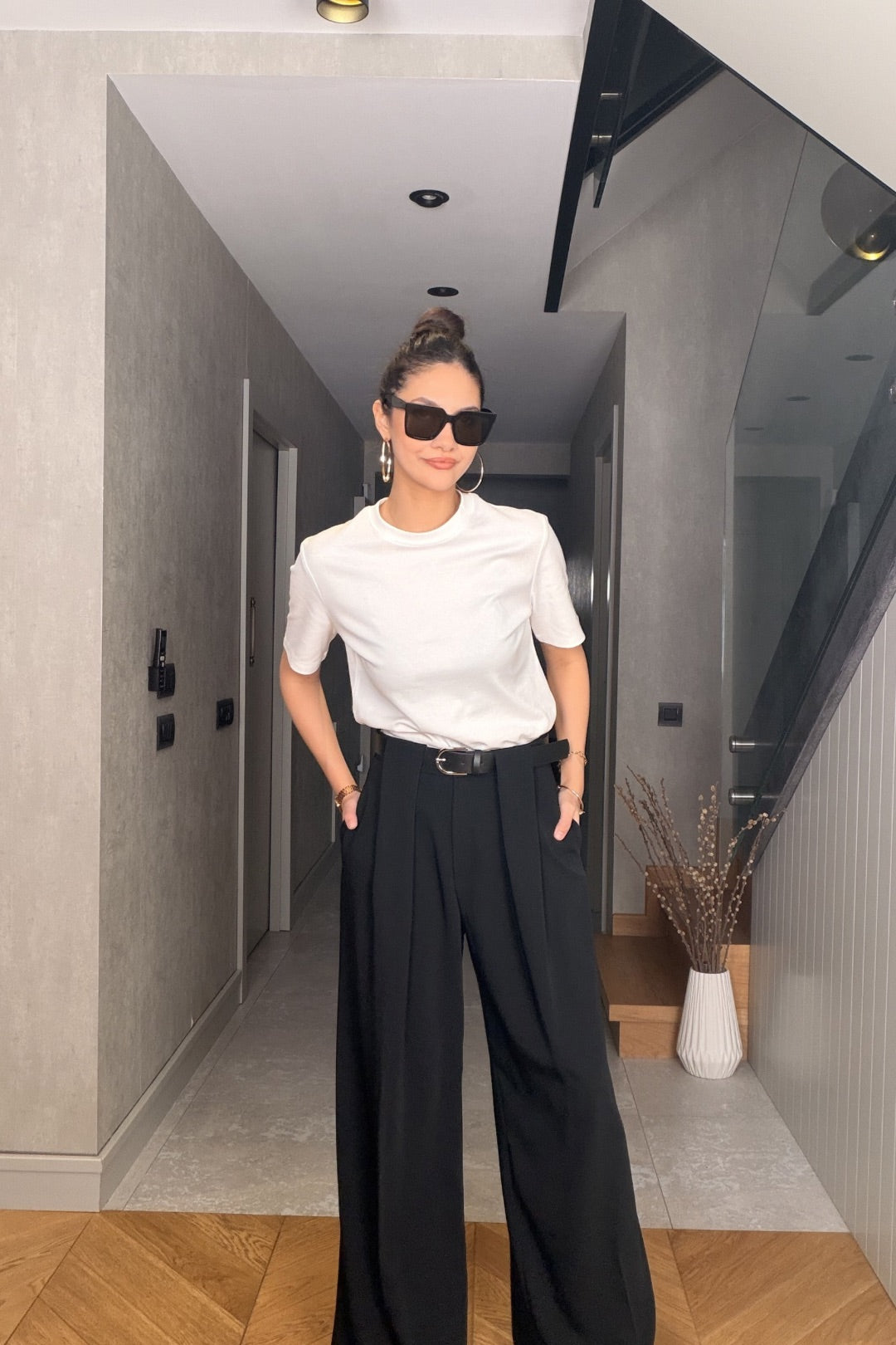 Siyah Kemerli Pileli Pantolon