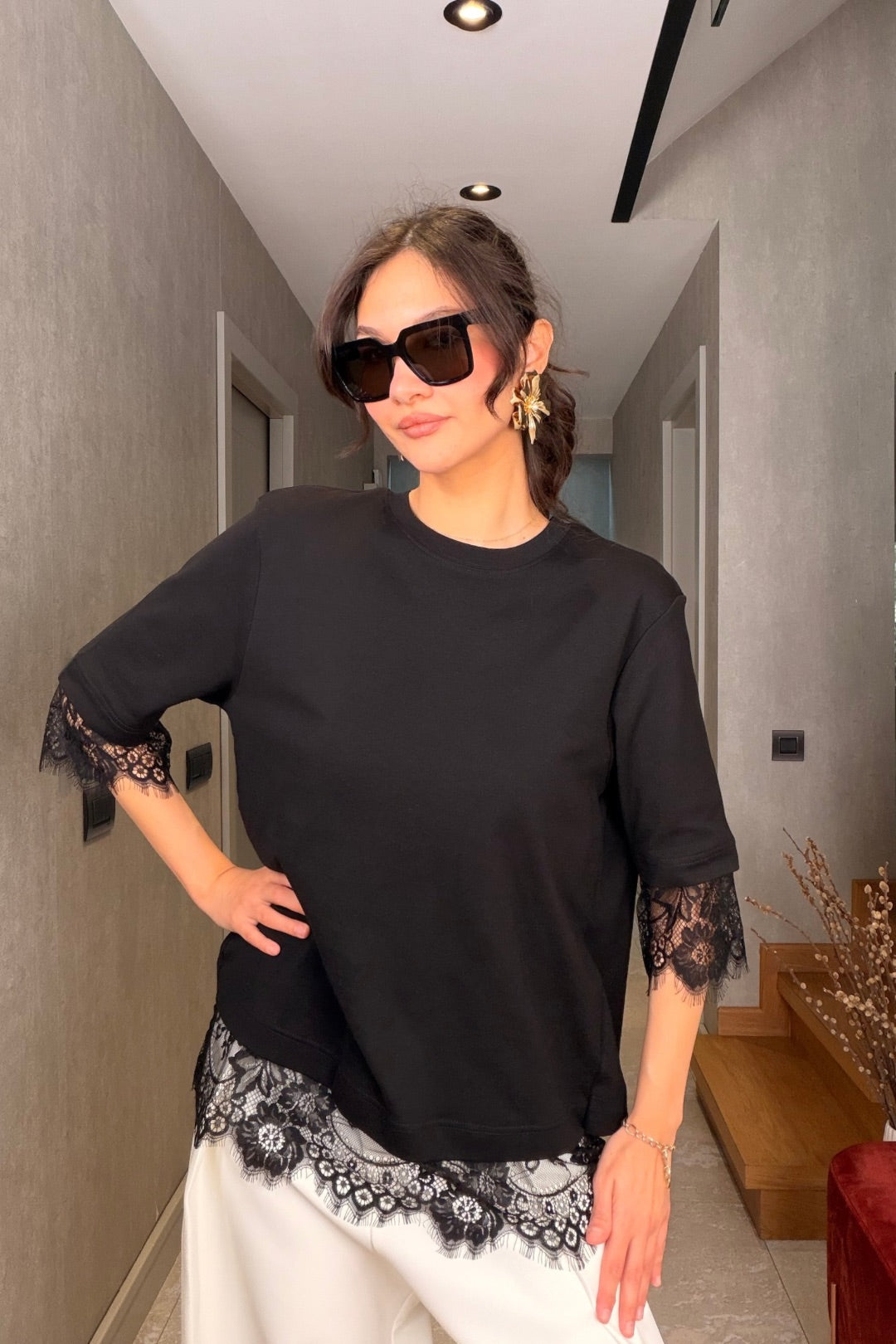 Siyah Sırtı Dantelli Tshirt