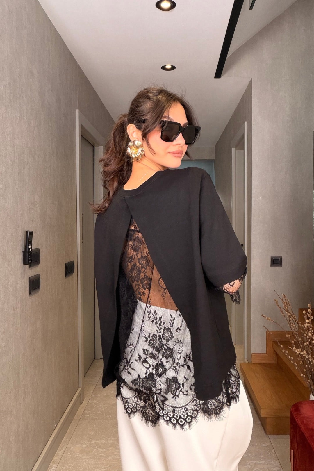 Siyah Sırtı Dantelli Tshirt