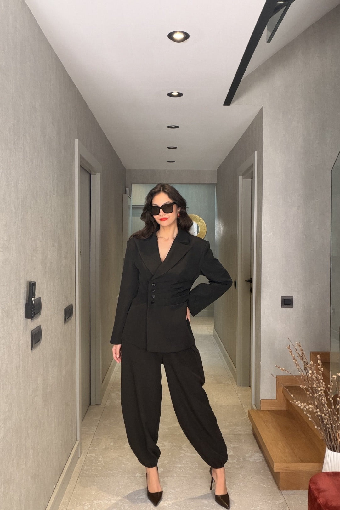 Siyah Şalvarlı Takım