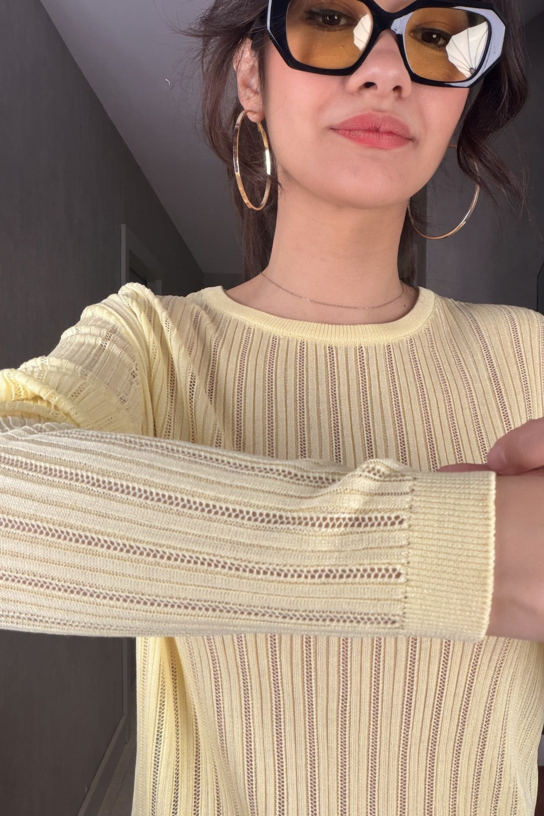 Sarı Arkadan Düğmeli Bluz