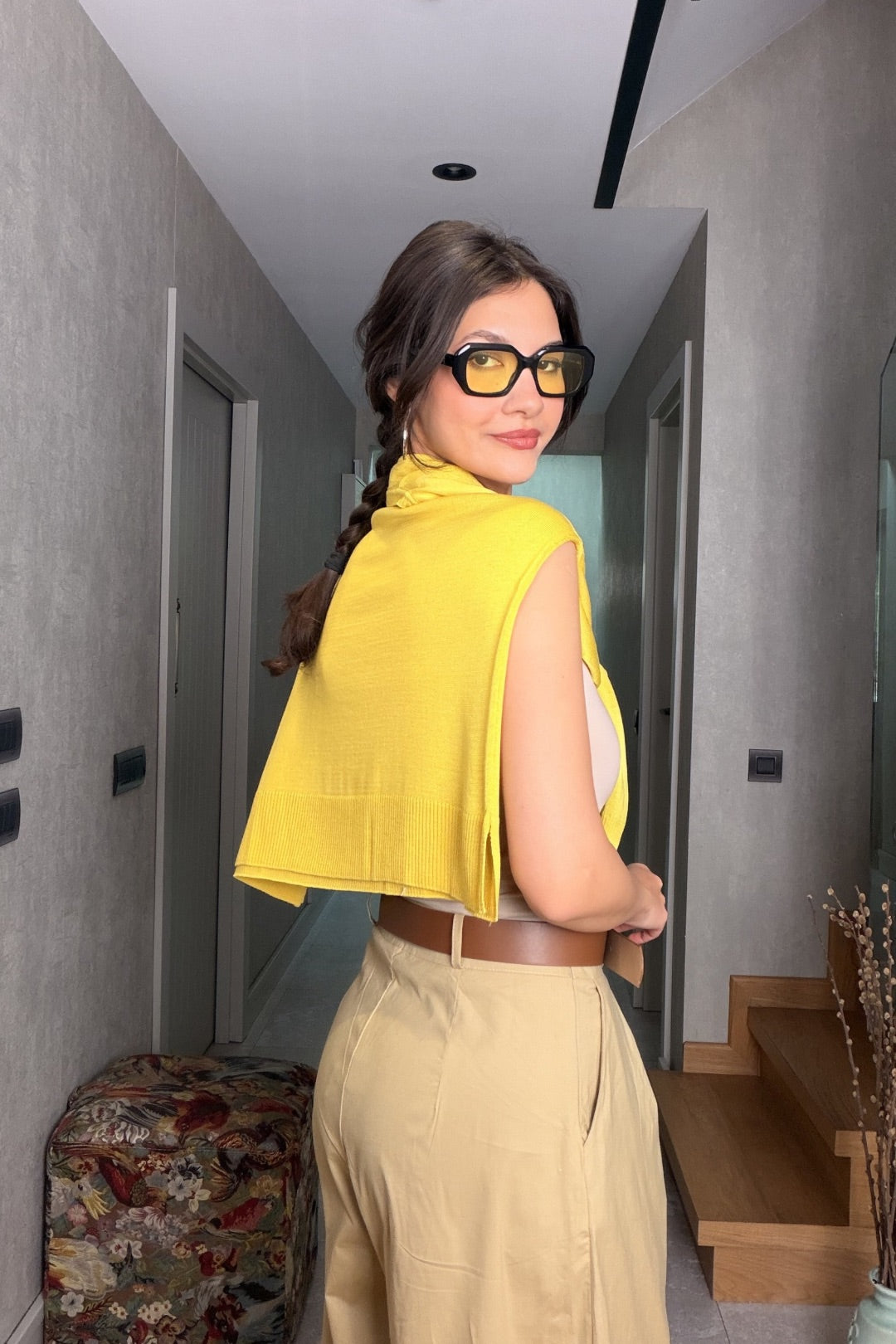 Bej  Kemerli Bermuda Pantolon