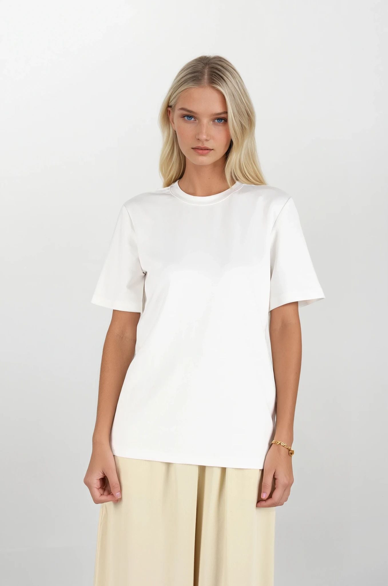 Beyaz Bisiklet Yakalı Oversize T-Shirt