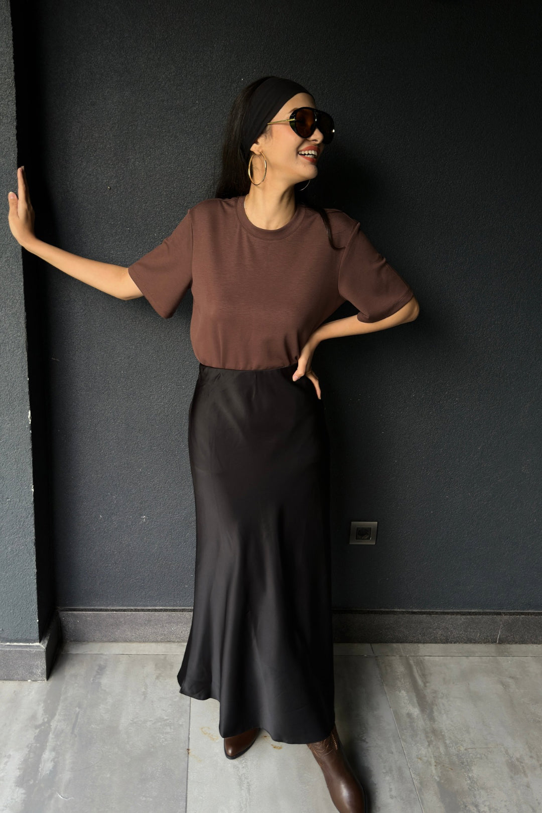 Siyah Maxi Saten Etek