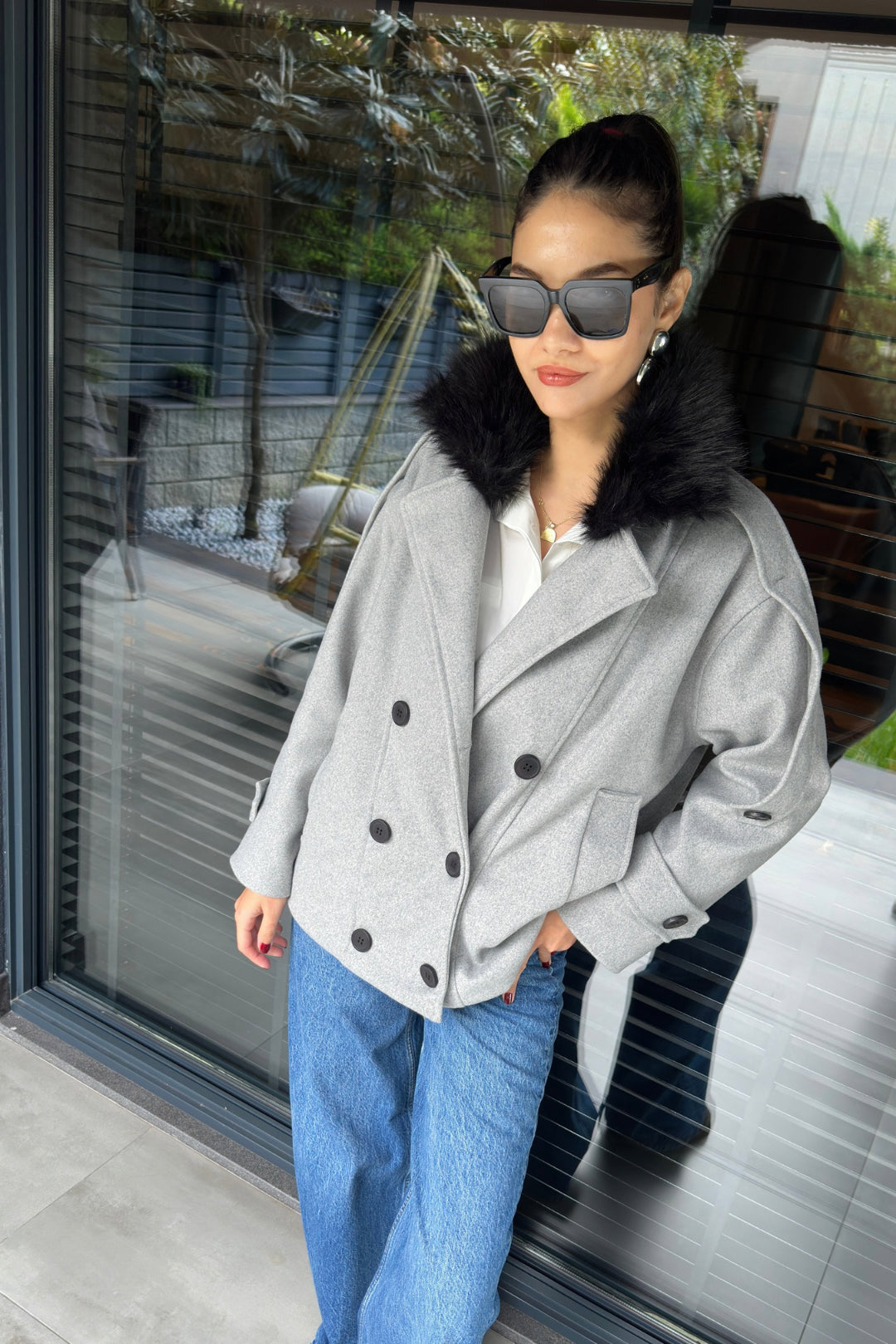 Gri Yakası Kürklü Cepli Kaşe Ceket
