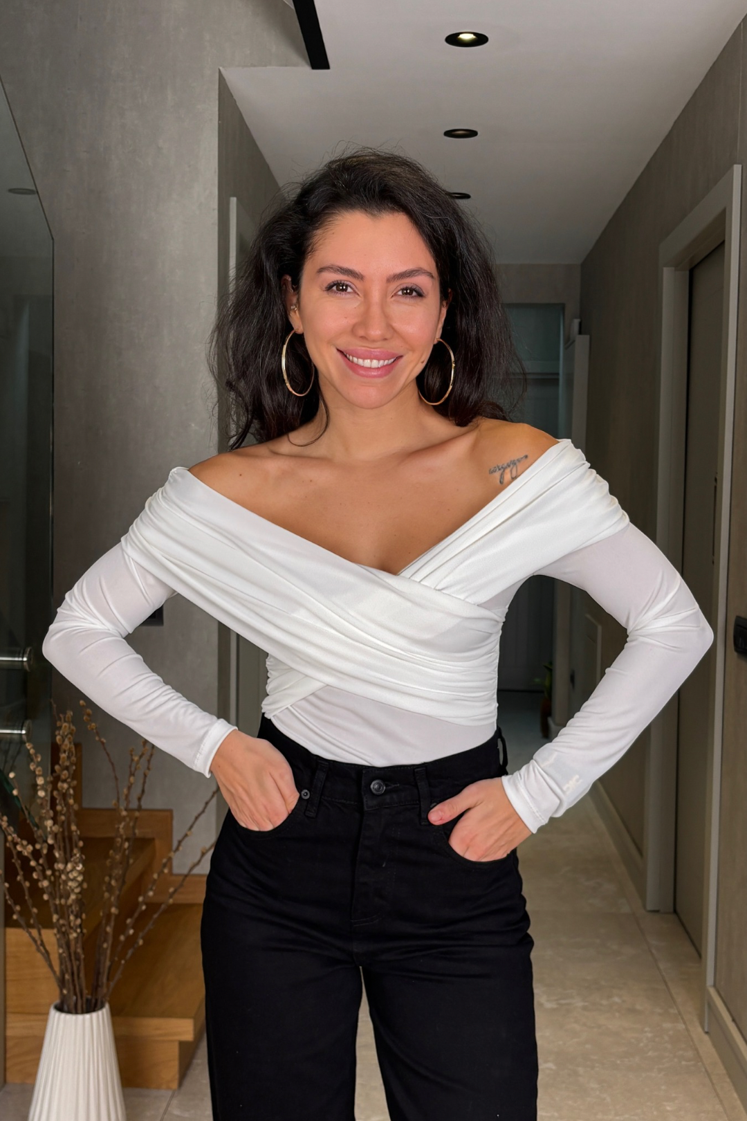 Beyaz Kruvaze Drape Yaka Bluz