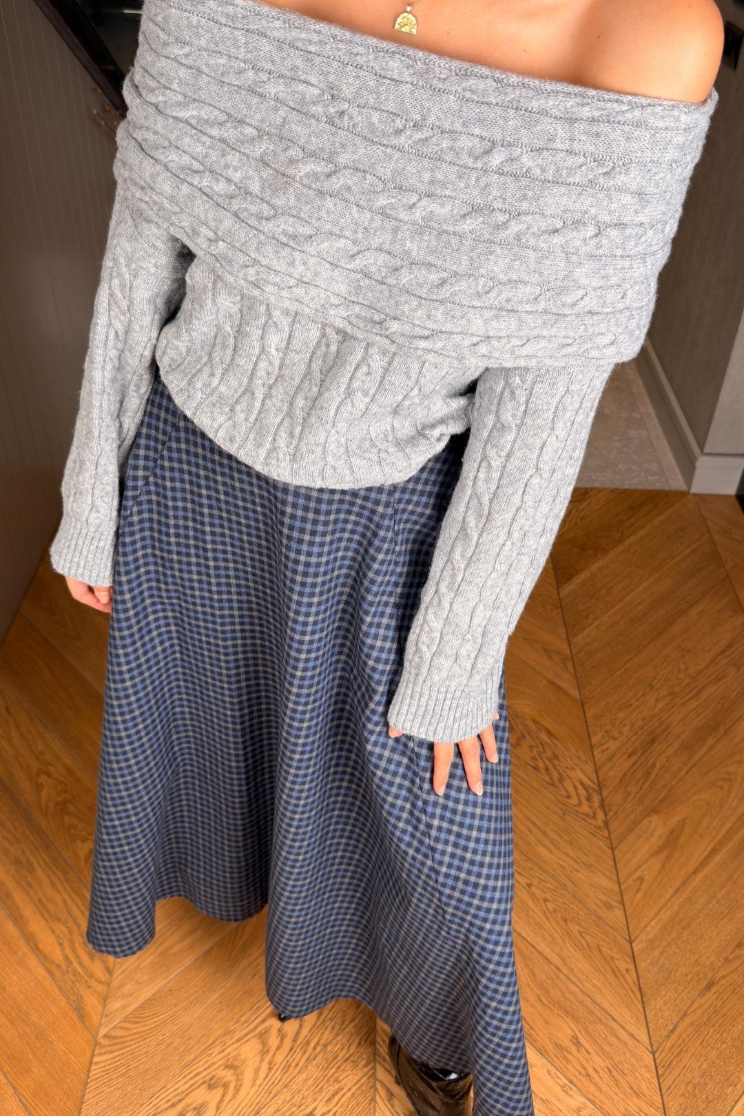 Gri Madonna Yaka Triko