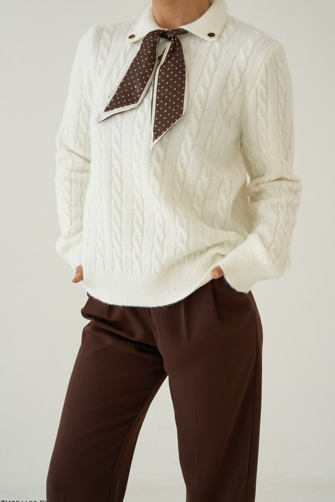 Bej Eşarp Bağlamalı Triko